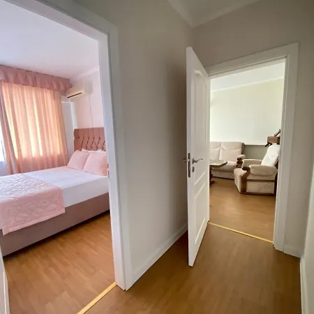 Apartament Wild Cherry 2 Bedroom Economy-1 *