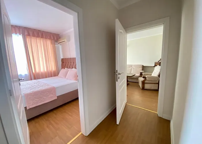 Апартамент Wild Cherry 2 Bedroom Economy-1 *